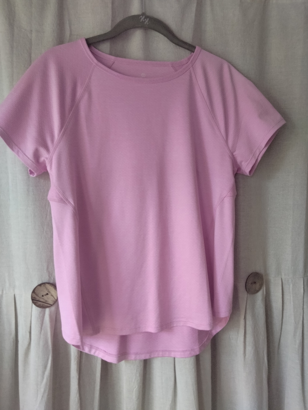 Talbots Light Pink Short Sleeve Performance Tee ; Size Medium .